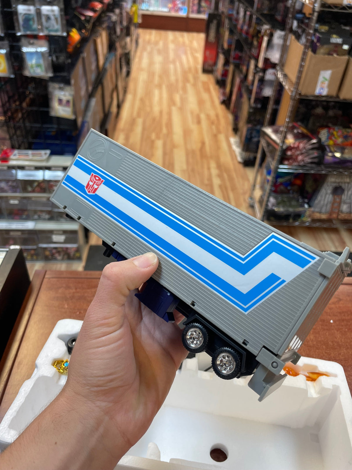 Optimus Prime C-01 Missing Link (Takara Tomy, Hasbro, Transformers) COMPLETE product image 8, provided for visual reference