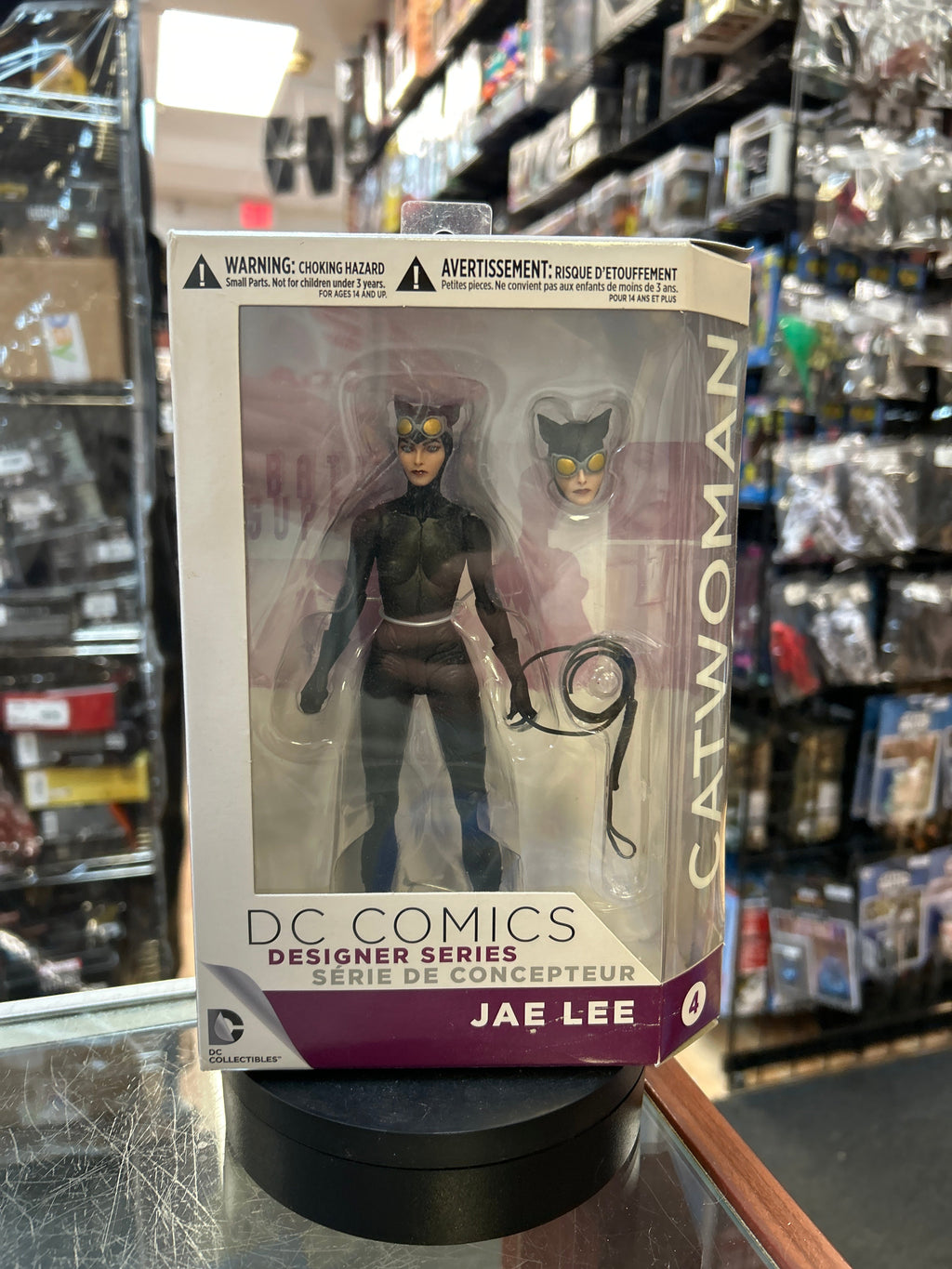 Catwoman -Jae Lee- (DC Direct, Designer Series) **SEALED** product image 1, provided for visual reference and product detail