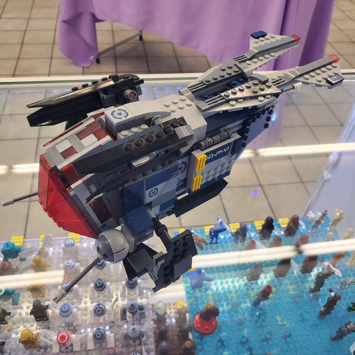 75046 Coruscant Police Gunship (Retired) (Previously Owned) product image 1, provided for visual reference and product