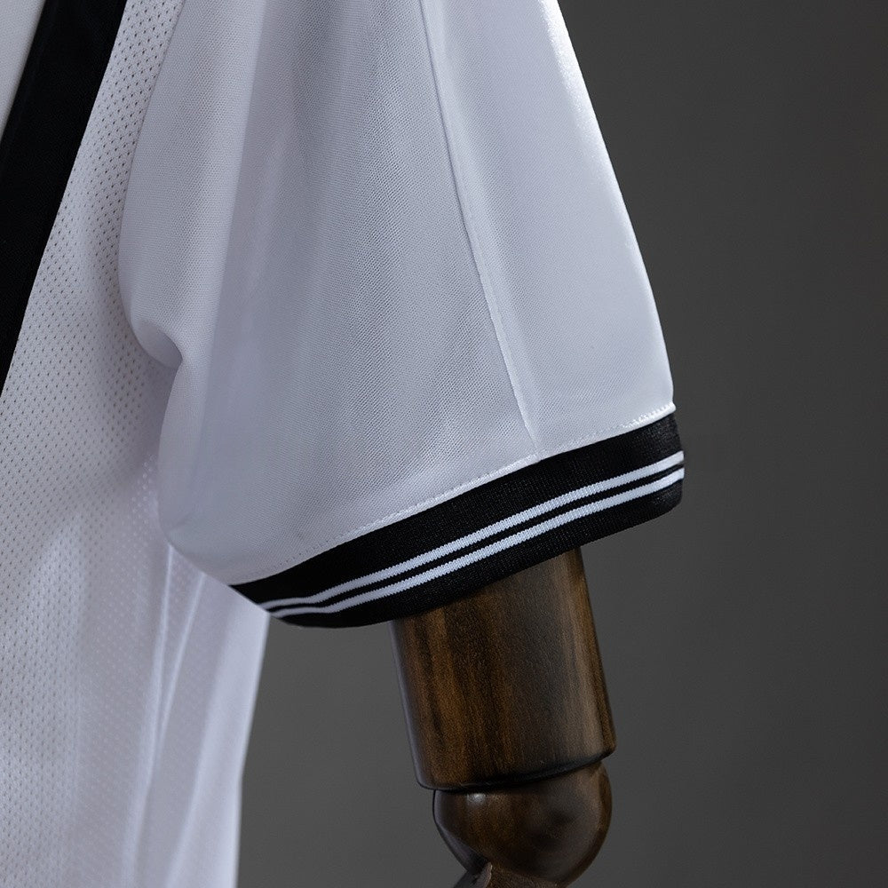 Valencia Jersey 2000-01 Home Retro Football Kit product image 3