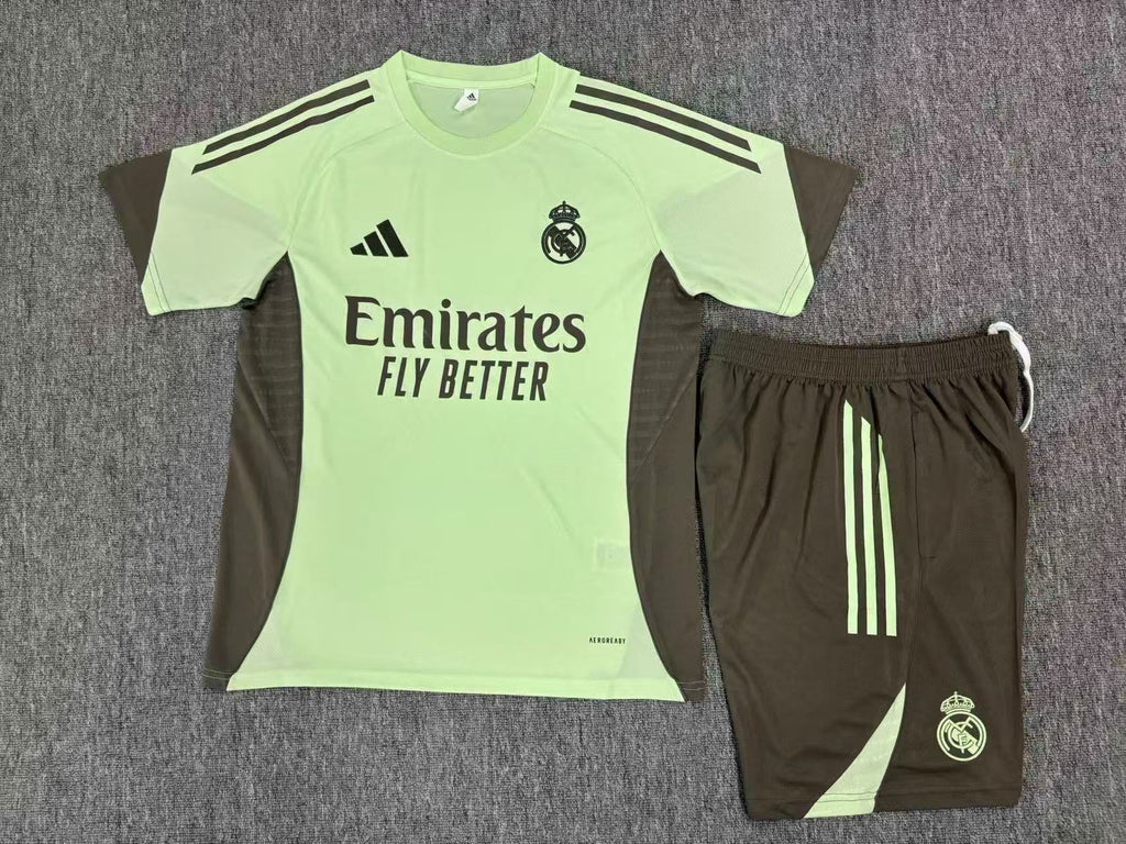 Kids Real Madrid Training Tracksuits 25/26 Football Kit product image 2
