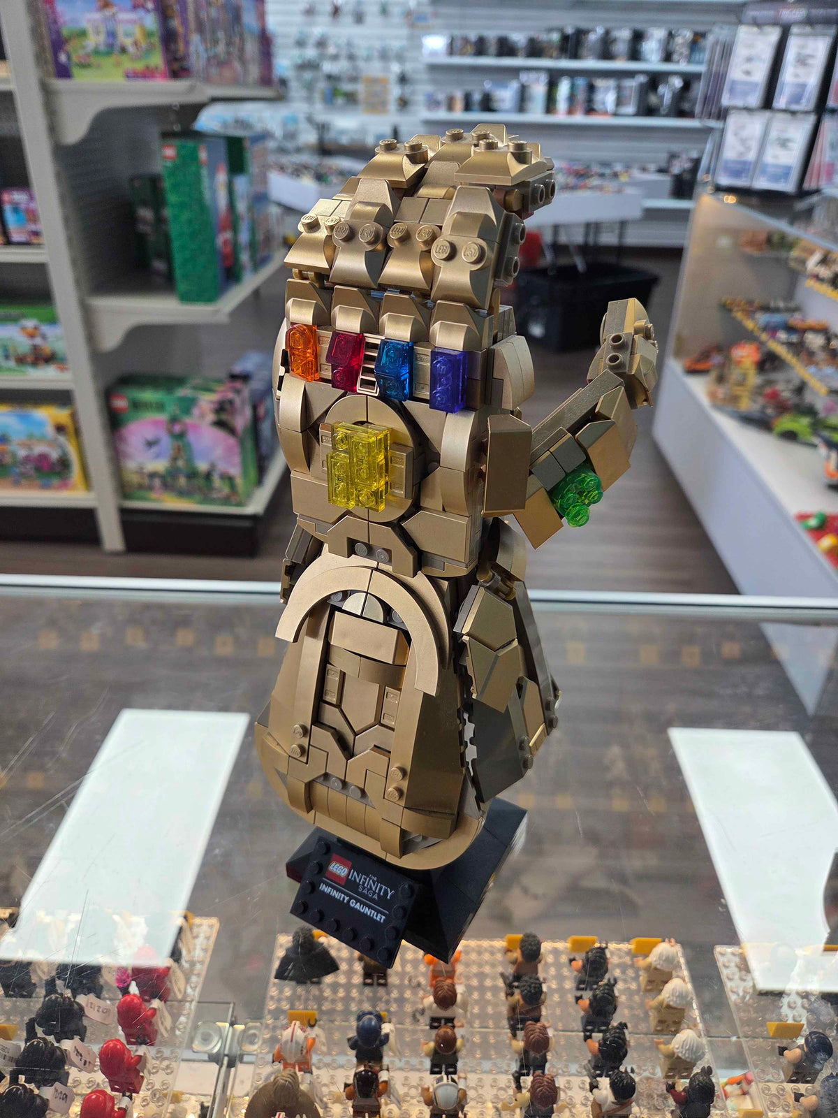 76191 Infinity Gauntlet (Previously Owned) product image 1, provided for visual reference and product detail review