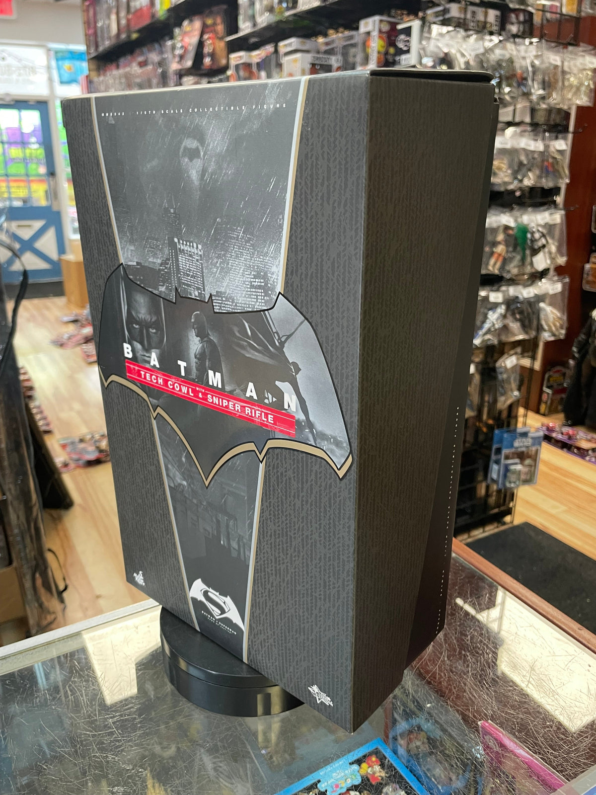 Batman With Tech Cowl MMS342 1/6 Scale (Batman VS Superman Dawn Of Justice, Hot Toys) COMPLETE product image 40, provided