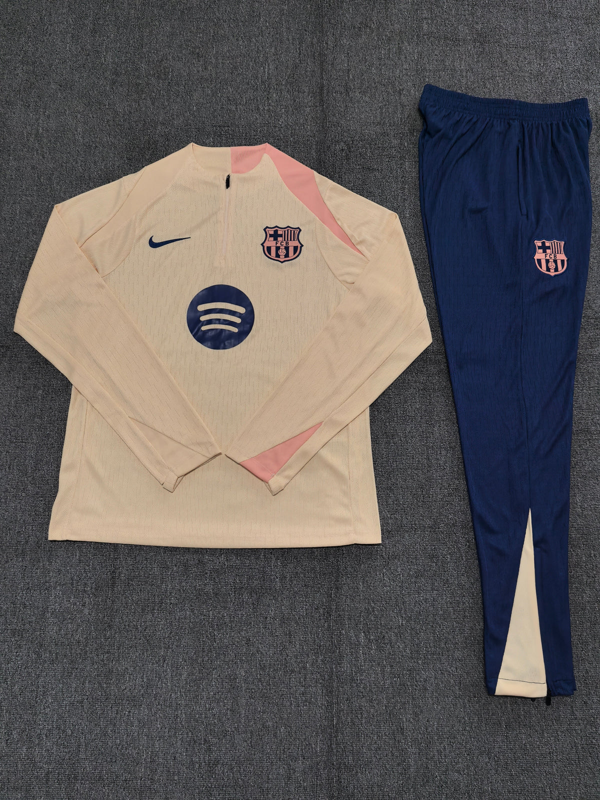 Kids Barcelona Training Tracksuits 25/26 Football Kit product image 2
