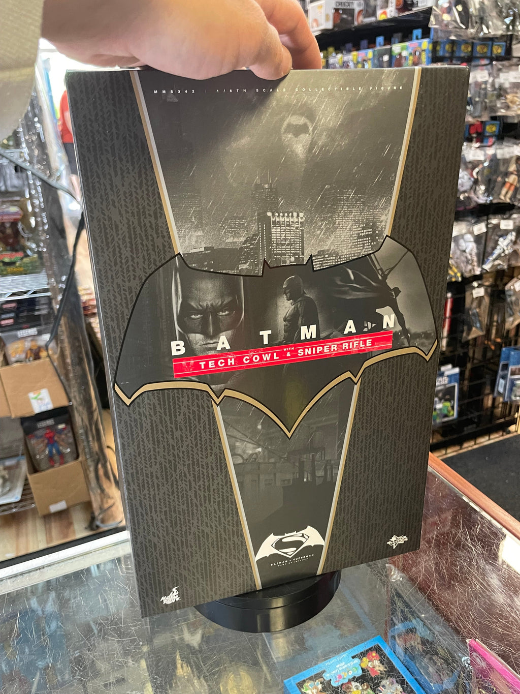 Batman With Tech Cowl MMS342 1/6 Scale (Batman VS Superman Dawn Of Justice, Hot Toys) COMPLETE product image 38, provided