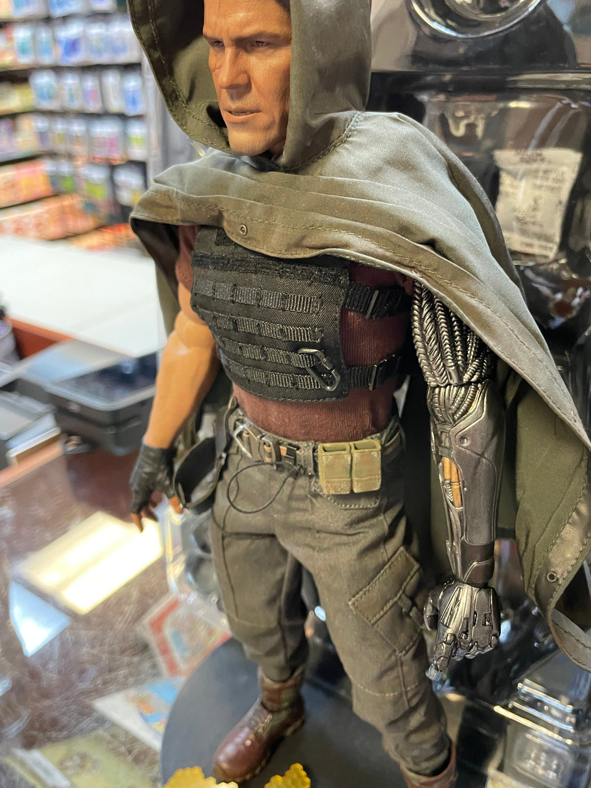 Cable With Exclusive Shield MMS583 1/6 Scale (Deadpool 2, Hot Toys) COMPLETE product image 5, provided for visual reference