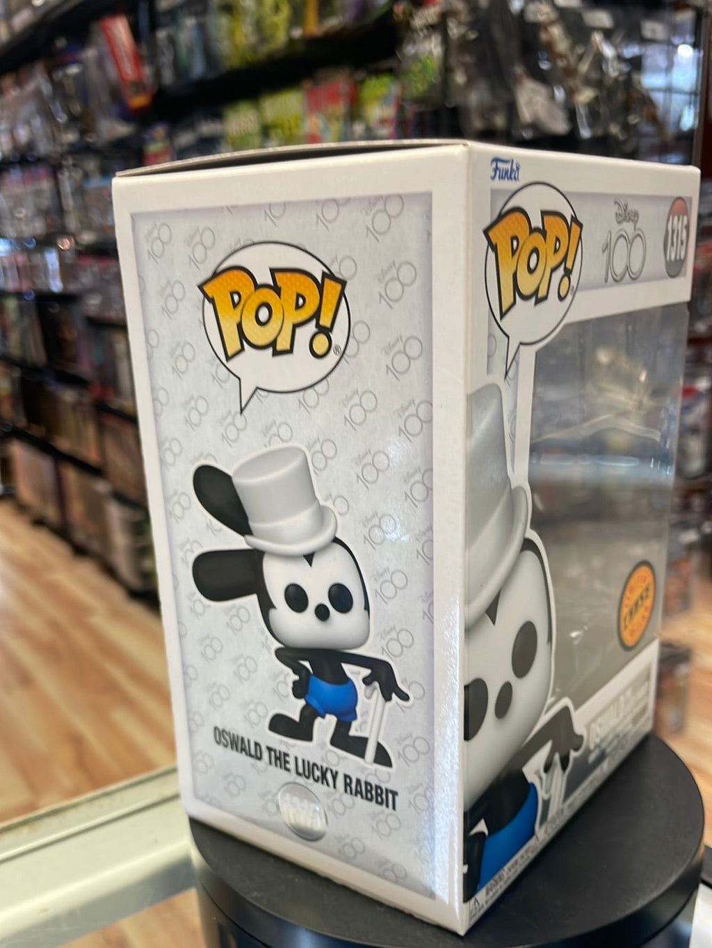 Oswald the Luck Rabbit 1315 Chase (Funko Pop! Disney) product image 3, provided for visual reference and product detail