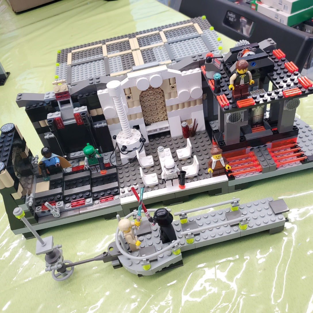 10123 Star Wars Cloud City (Retired) (Previously Owned) product image 1, provided for visual reference and product detail