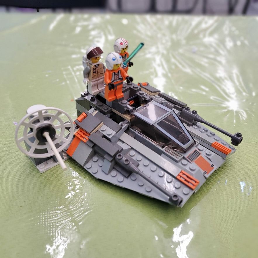 7130 Snowspeeder (Previously Owned) (Retired) product image 1, provided for visual reference and product detail review