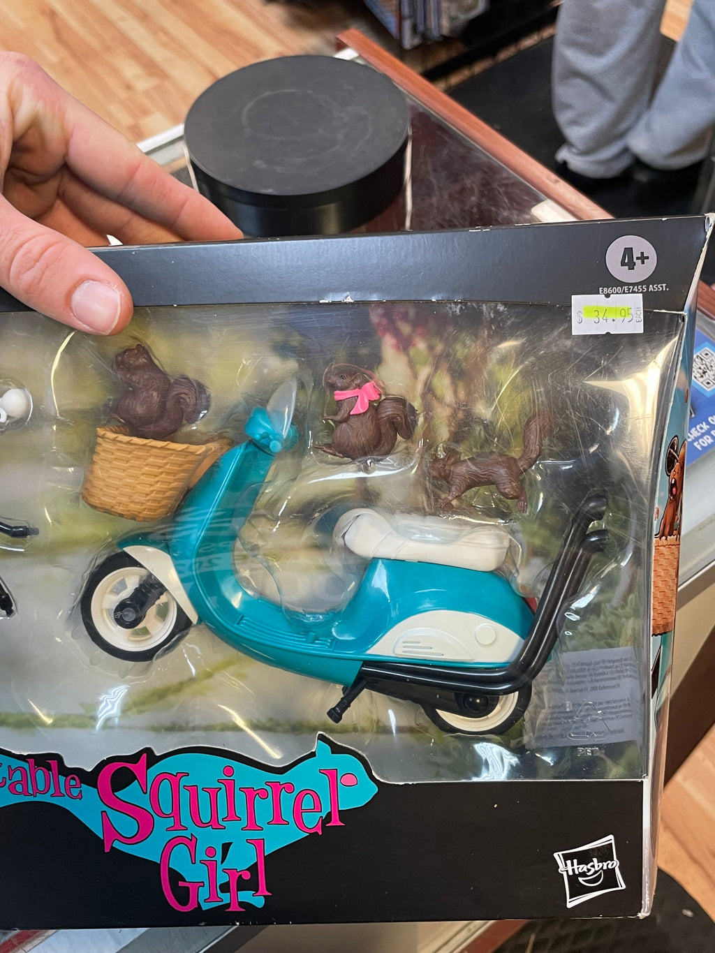 Squirrel Girl Deluxe (Marvel Legends, Hasbro) **SEALED** product image 5, provided for visual reference and product detail