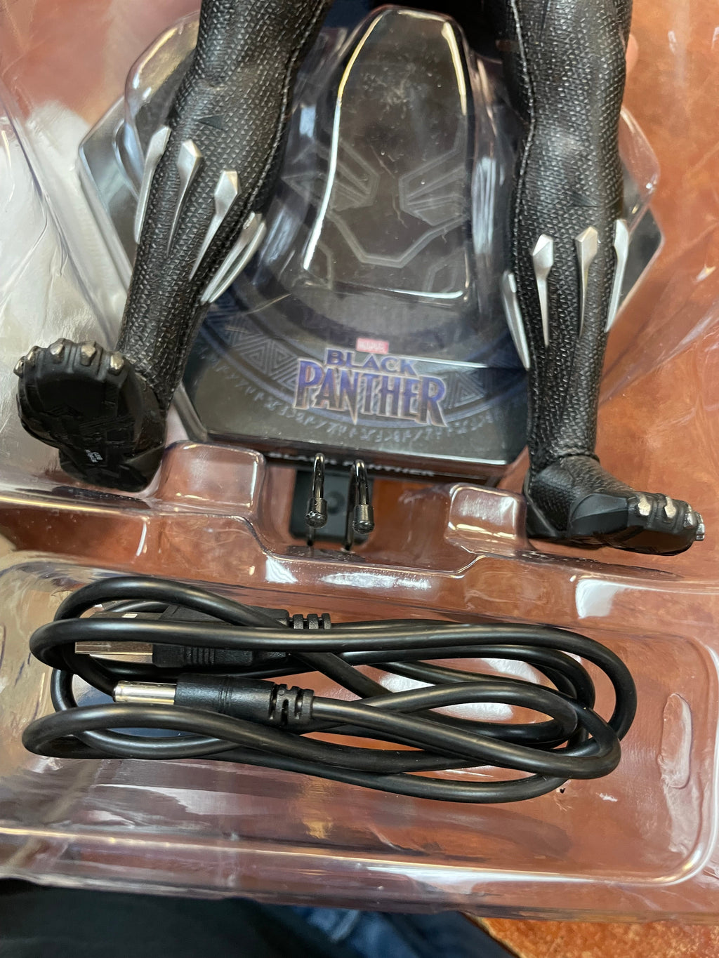 Black Panther MMS470 1/6 Scale (Marvel Black Panther, Hot Toys) INCOMPLETE product image 21, provided for visual reference