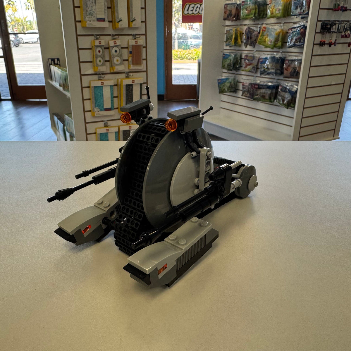 75015 Corporate Alliance Tank Droid (Retired) (Previously Owned) product image 1, provided for visual reference and product