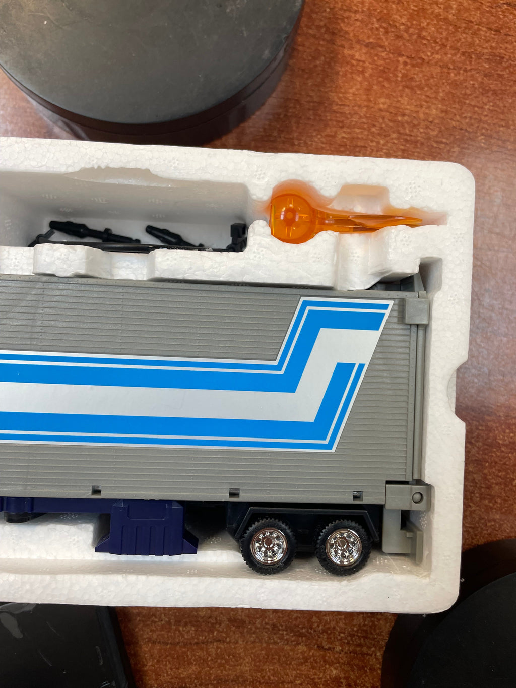 Optimus Prime C-01 Missing Link (Takara Tomy, Hasbro, Transformers) COMPLETE product image 18, provided for visual reference