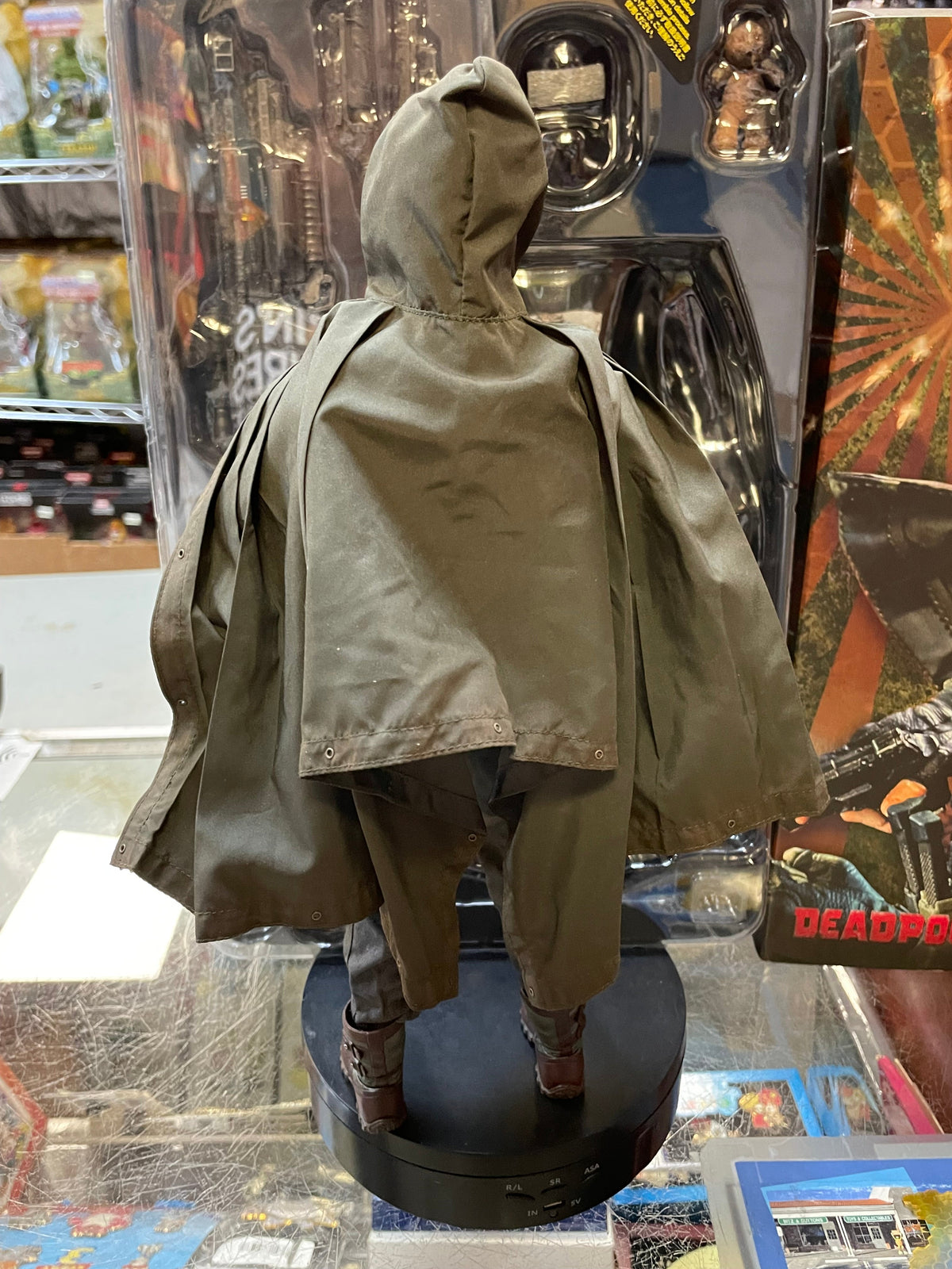Cable With Exclusive Shield MMS583 1/6 Scale (Deadpool 2, Hot Toys) COMPLETE product image 9, provided for visual reference