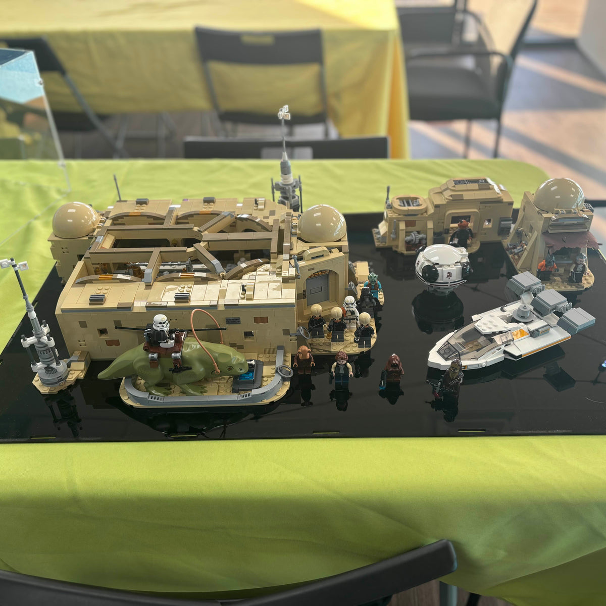 75290 Mos Eisley Cantina - UCS (Previously Owned) product image 1, provided for visual reference and product detail review