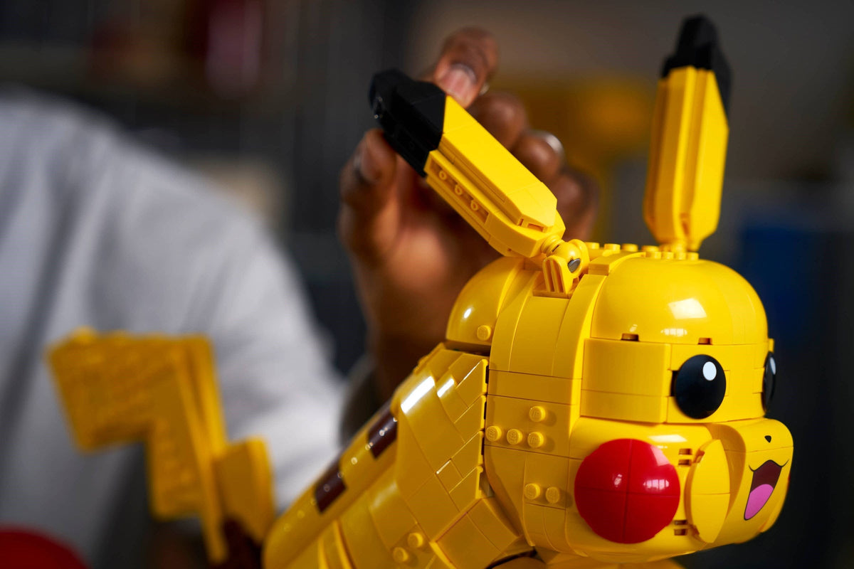 72152 Pikachu and Poké Ball product image 4, provided for visual reference and product detail review