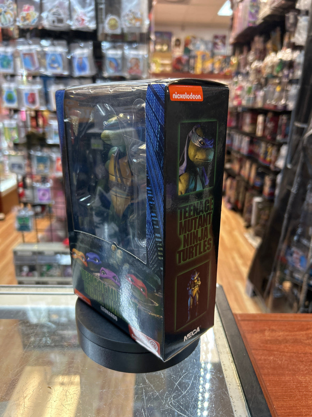 Leonardo -GameStop- (TMNT Ninja Turtles, NECA) **SEALED** product image 6, provided for visual reference and product detail