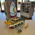 41317 Sunshine Catamaran (Retired) (Previously Owned) product image 1, provided for visual reference and product detail