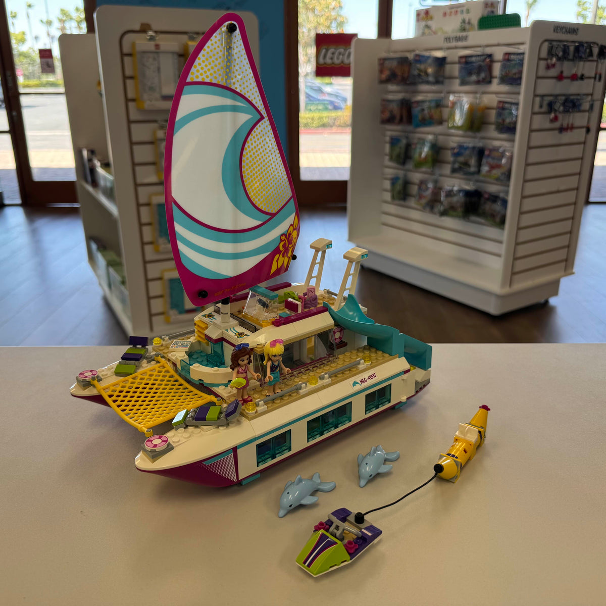 41317 Sunshine Catamaran (Retired) (Previously Owned) product image 1, provided for visual reference and product detail