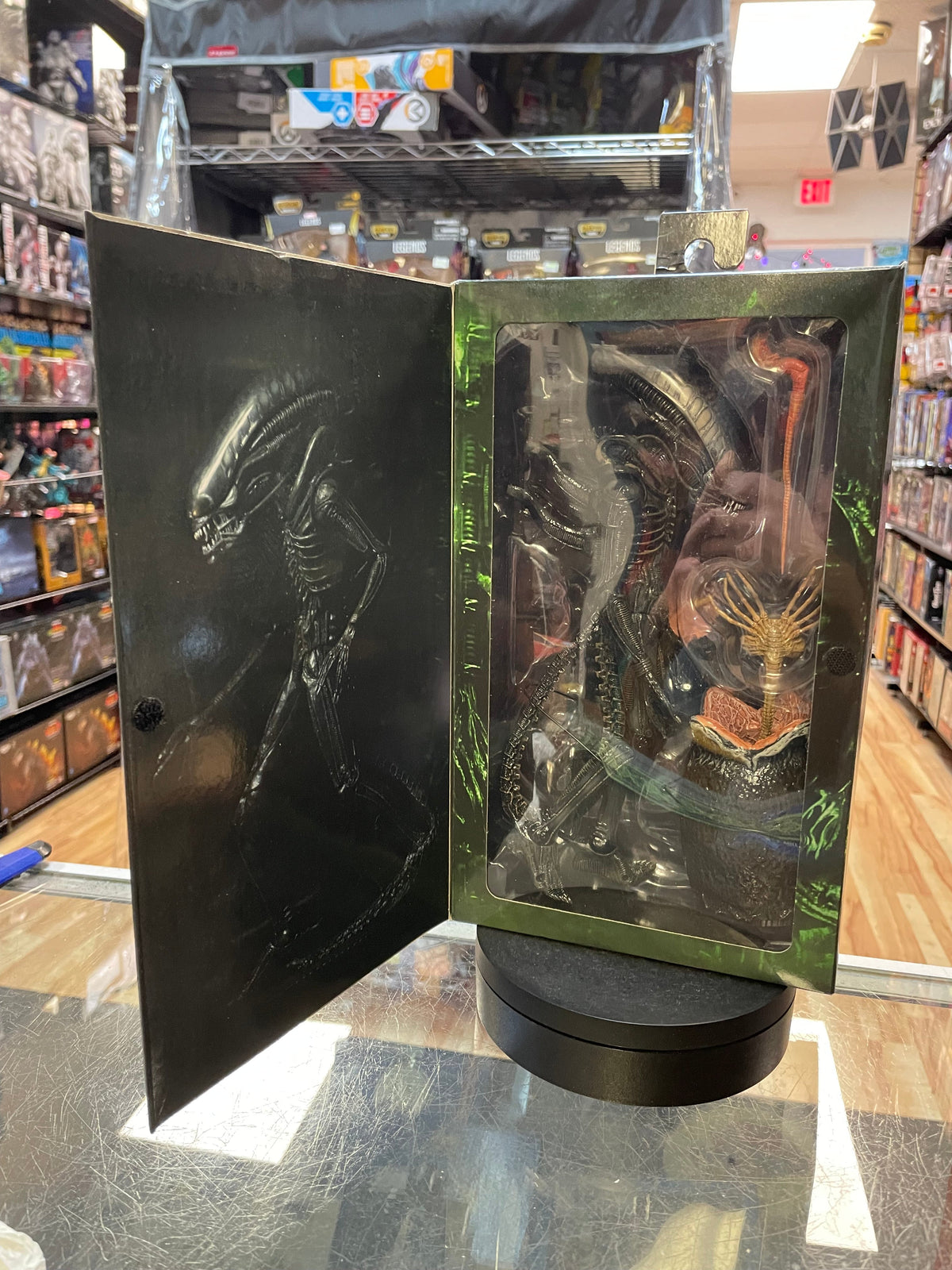 Big Chap Ultimate (NECA, Aliens) **SEALED** product image 1, provided for visual reference and product detail review