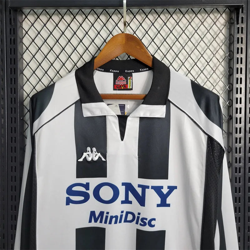 Juventus Jersey 97/98 Home Long Sleeve history retro product image 4