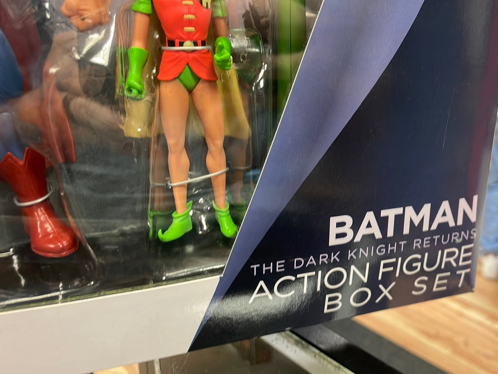 The Dark Knight Returns Box Set (DC Comics, Batman) product image 8, provided for visual reference and product detail review