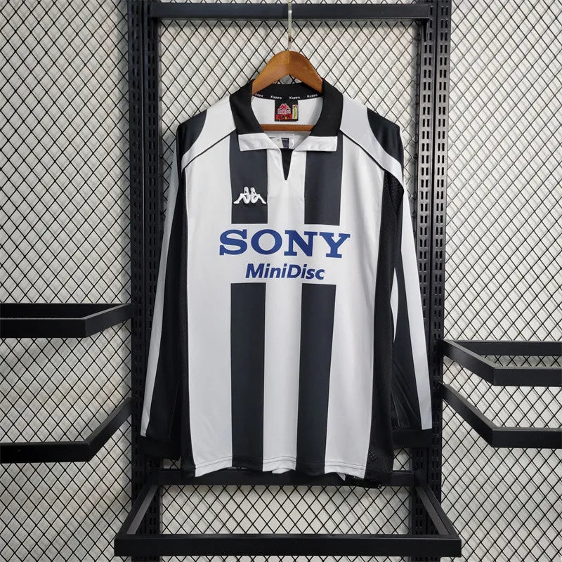 Juventus Jersey 97/98 Home Long Sleeve history retro product image 1