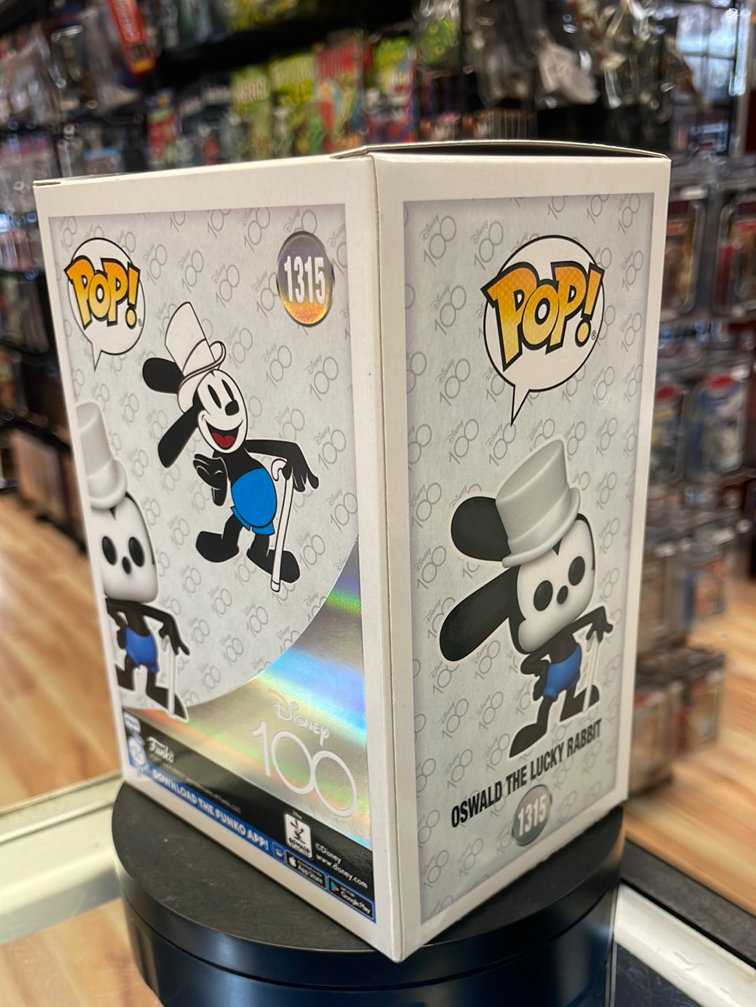 Oswald the Luck Rabbit 1315 Chase (Funko Pop! Disney) product image 4, provided for visual reference and product detail