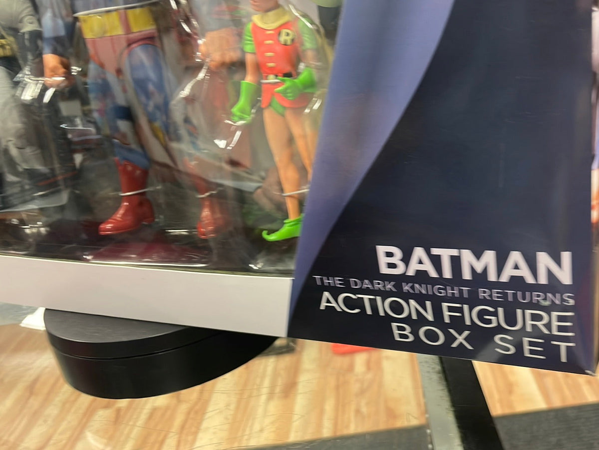The Dark Knight Returns Box Set (DC Comics, Batman) product image 10, provided for visual reference and product detail review
