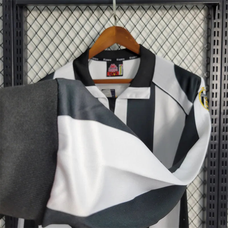 Juventus Jersey 97/98 Home Long Sleeve history retro product image 5