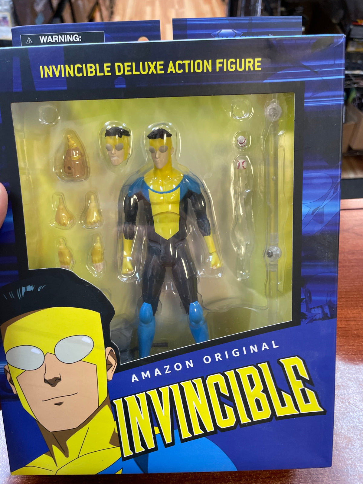 Invincible -Deluxe- (Invincible, Diamond Select) **NEW** product image 3, provided for visual reference and product detail