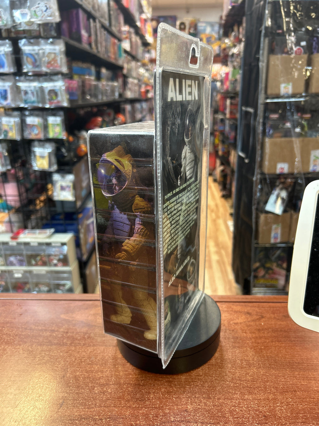 Ripley Compression Suit (Aliens, NECA) **SEALED** product image 5, provided for visual reference and product detail review