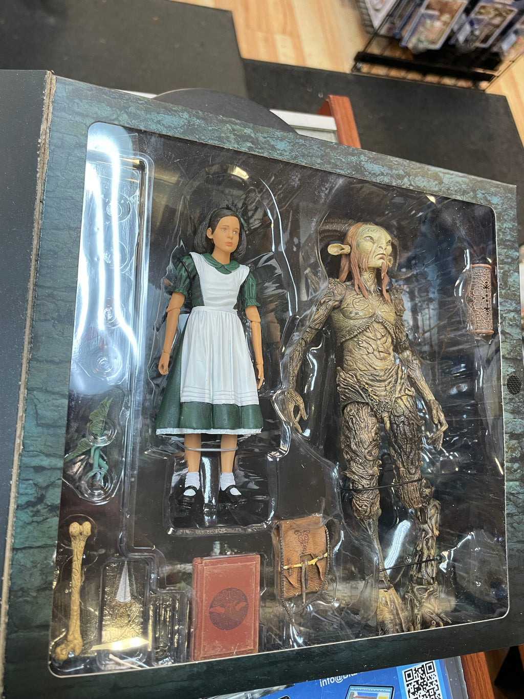 Faun & Ofelia (NECA, Pans Labyrinth) **SEALED** product image 4, provided for visual reference and product detail review