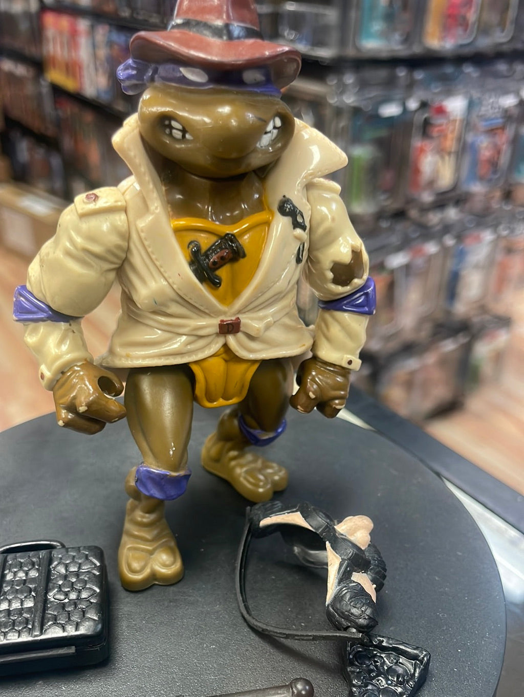 Undercover Donatello 7254(Vintage TMNT Ninja Turtles, Playmates) Complete product image 4, provided for visual reference and
