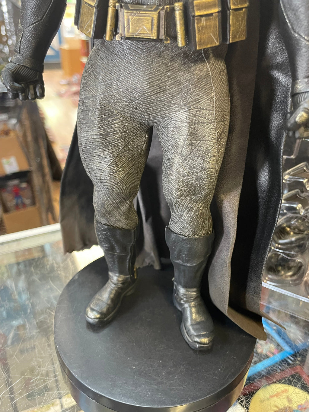 Batman With Tech Cowl MMS342 1/6 Scale (Batman VS Superman Dawn Of Justice, Hot Toys) COMPLETE product image 6, provided for