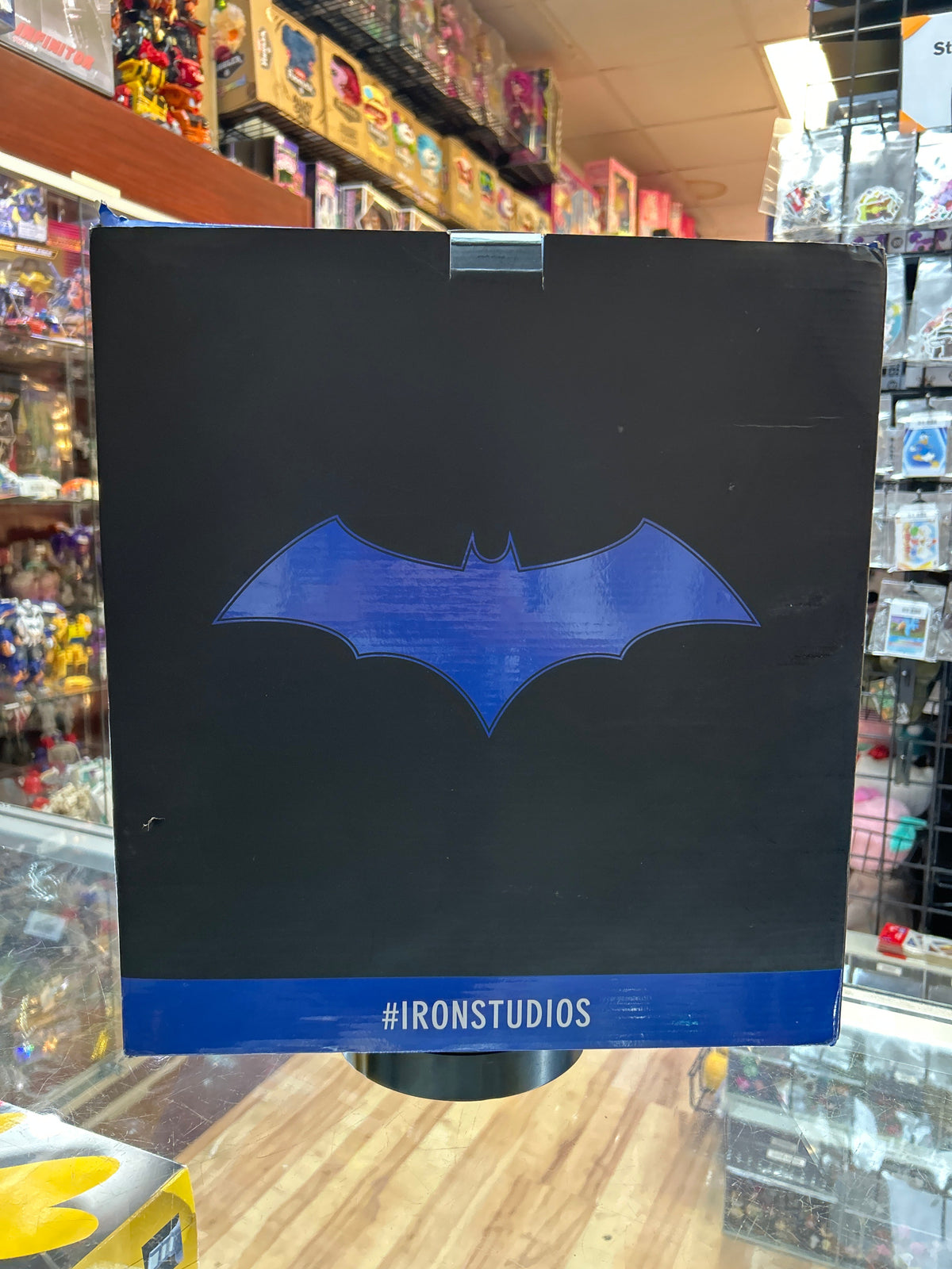 Eddy Barrows Batman 1/10 (Iron Studios, Art Scale) **COMPLETE** product image 8, provided for visual reference and product