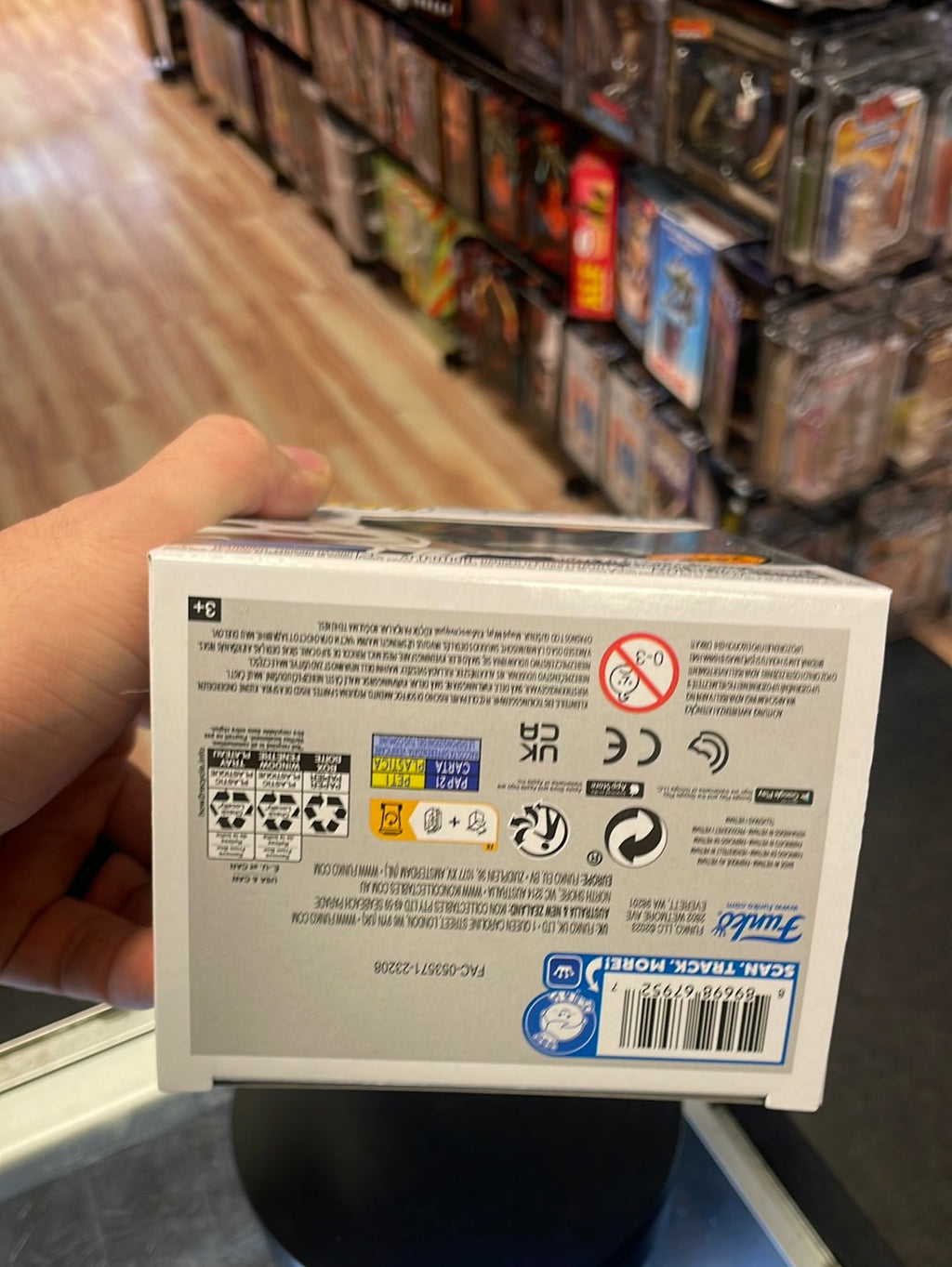 Oswald the Luck Rabbit 1315 Chase (Funko Pop! Disney) product image 9, provided for visual reference and product detail