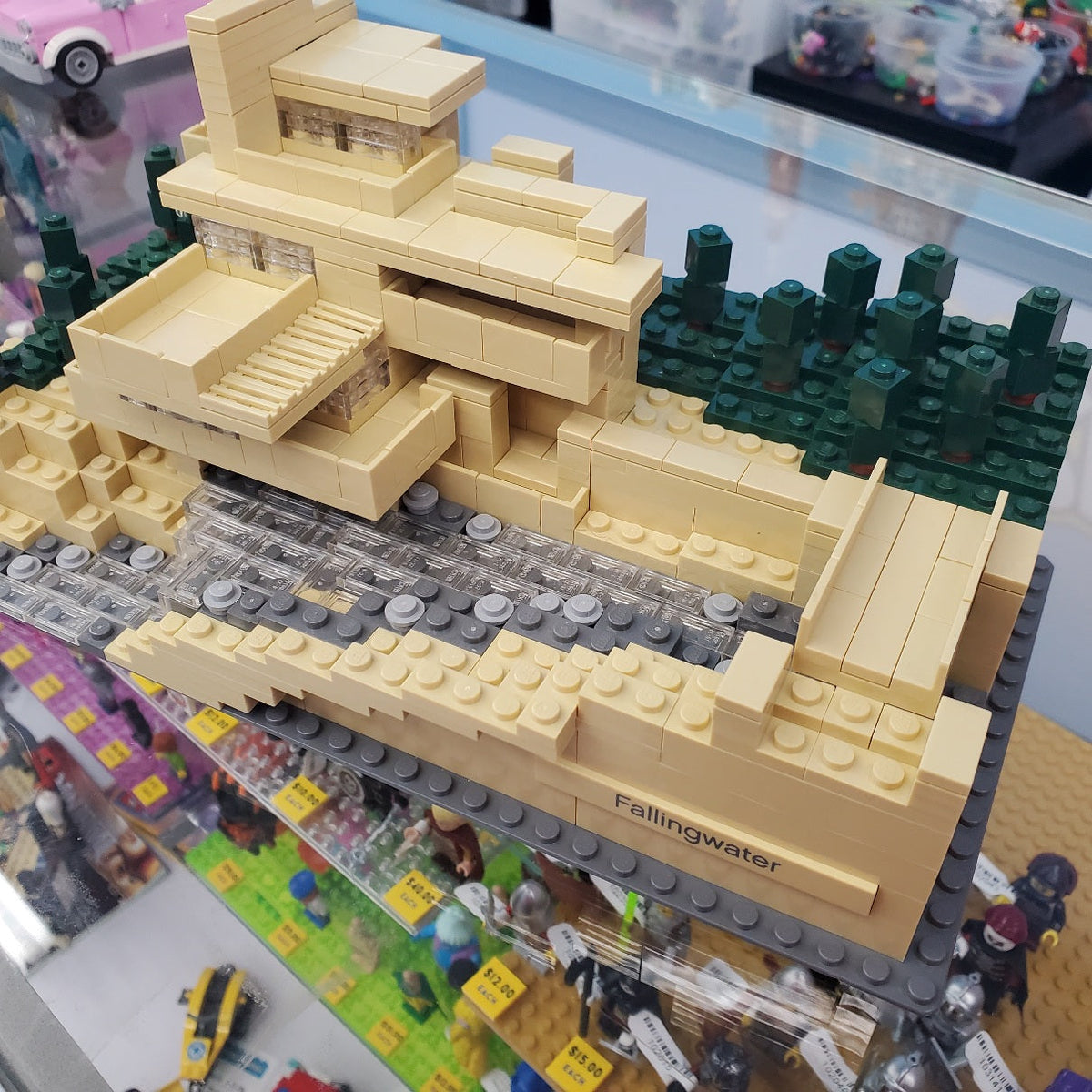 21005 Fallingwater (Retired) (Previously Owned) product image 1, provided for visual reference and product detail review