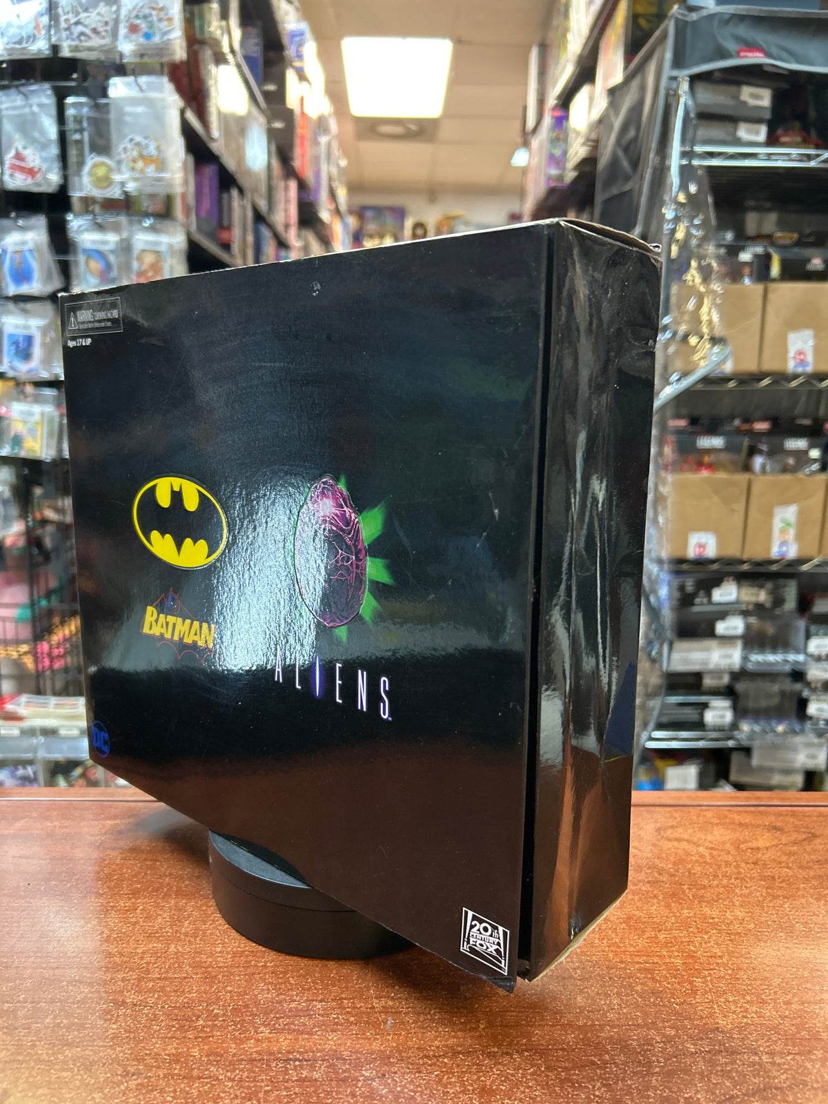 Joker Xenomorph vs Dark Horse Batman -SDCC- (NECA, Predator) **SEALED** product image 6, provided for visual reference and