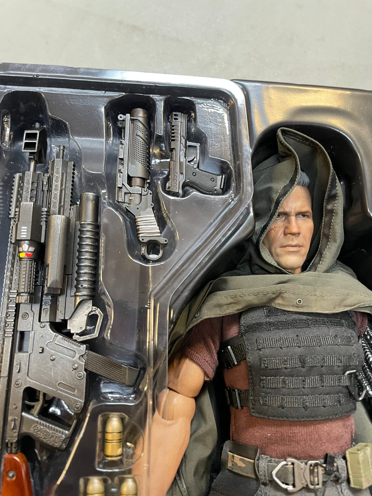 Cable With Exclusive Shield MMS583 1/6 Scale (Deadpool 2, Hot Toys) COMPLETE product image 26, provided for visual reference