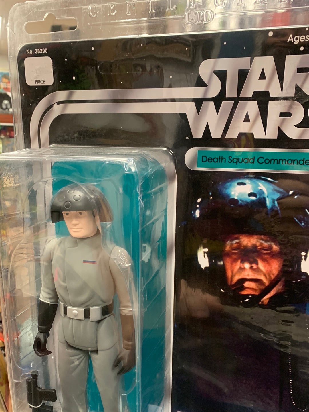 Jumbo Death Squad Commander (Gentle Giant, Star Wars) product image 6, provided for visual reference and product detail