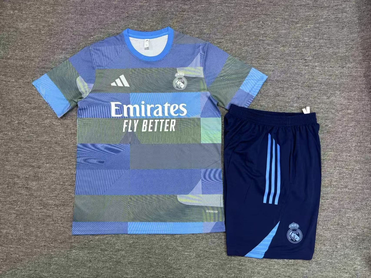 Kids Real Madrid Training Tracksuits 25/26 Football Kit product image 2