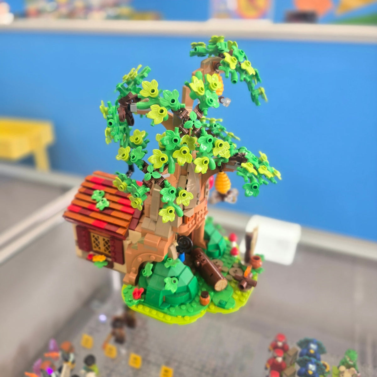 21326 Winnie the Pooh (Previously Owned) (Retired) product image 1, provided for visual reference and product detail review