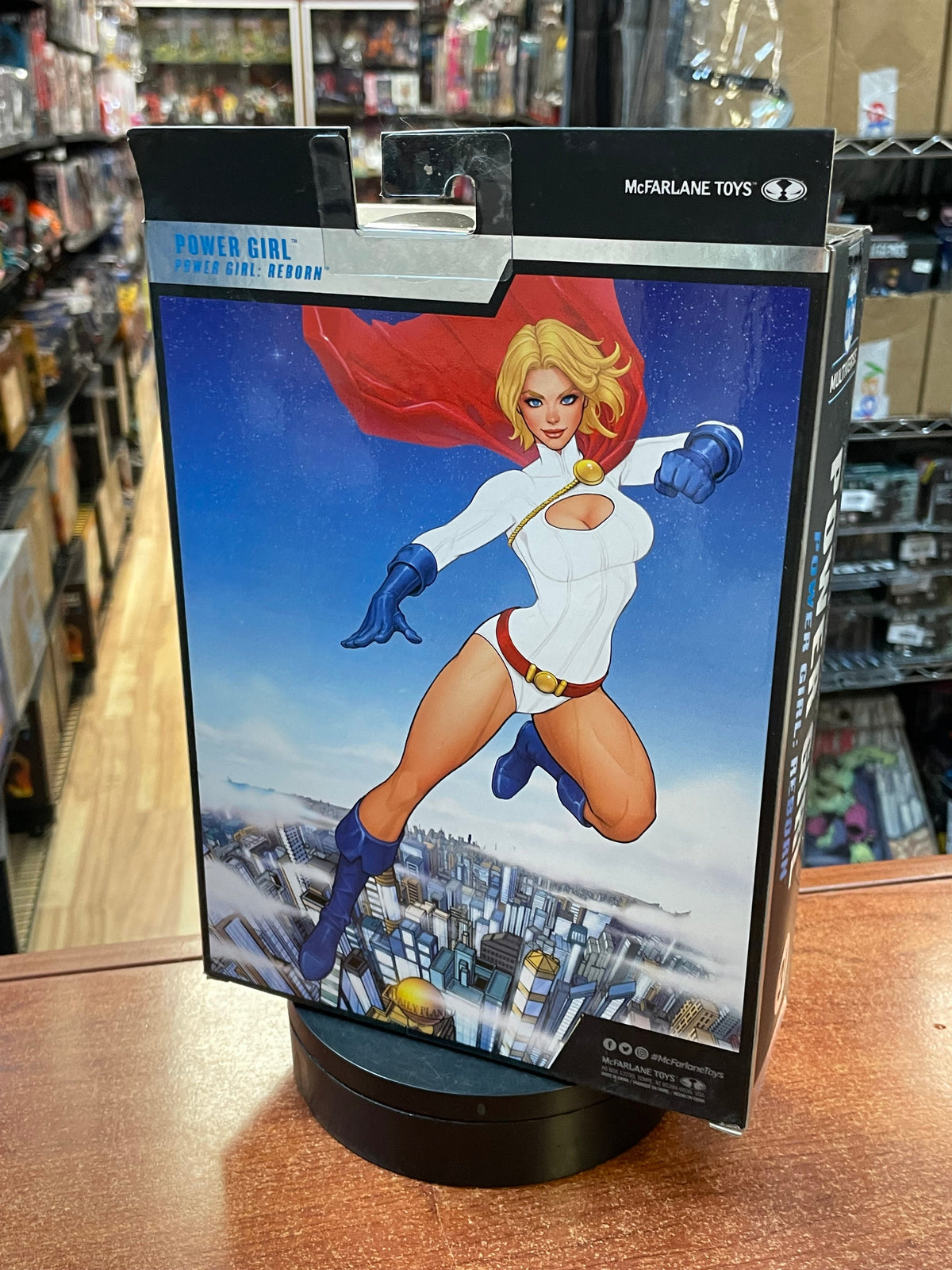 Power Girl -Collectors- (McFarlane, DC Multiverse) **SEALED** product image 3, provided for visual reference and product