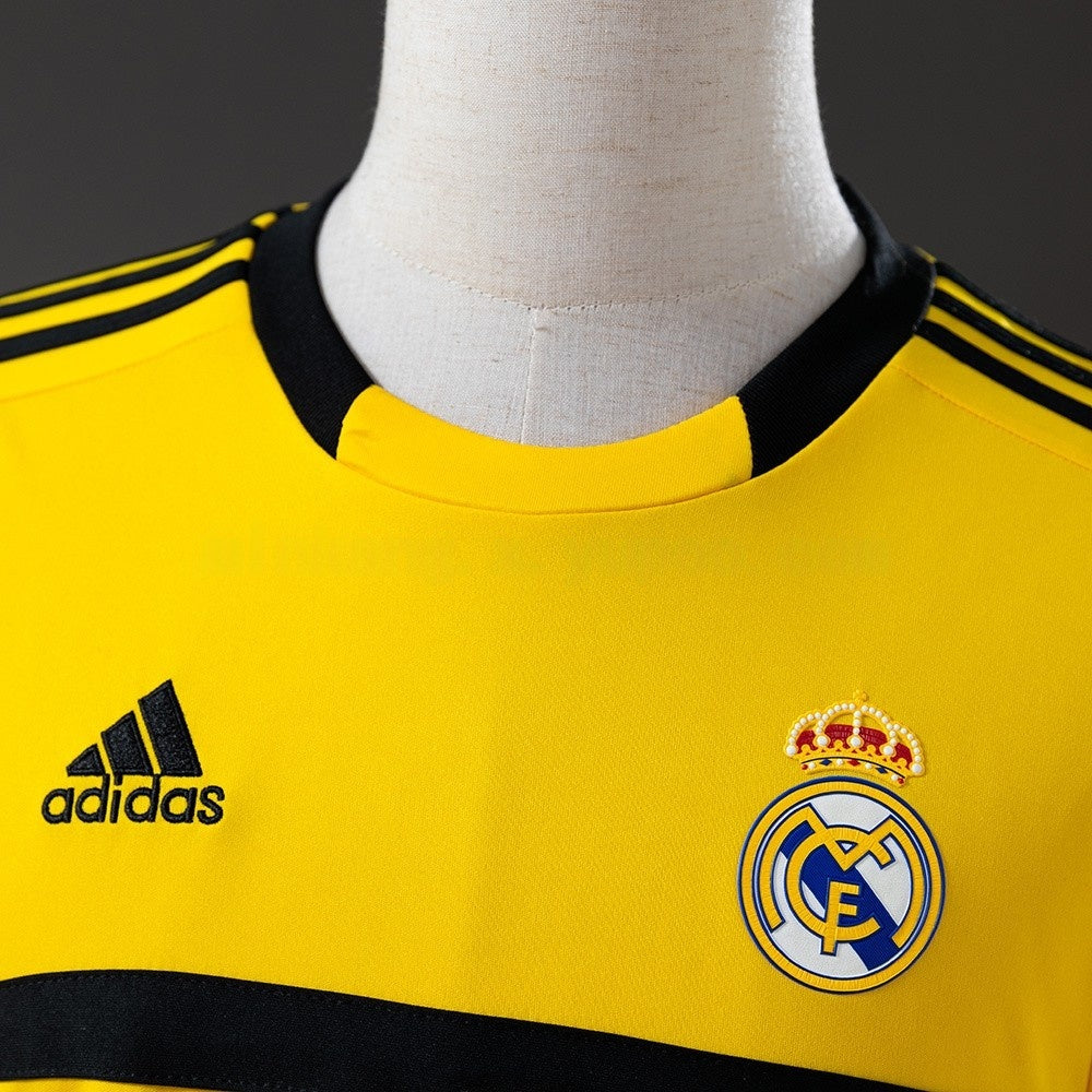 Real Madrid Jersey 2011/12 Goalkeeper Retro Football Kit product image 7