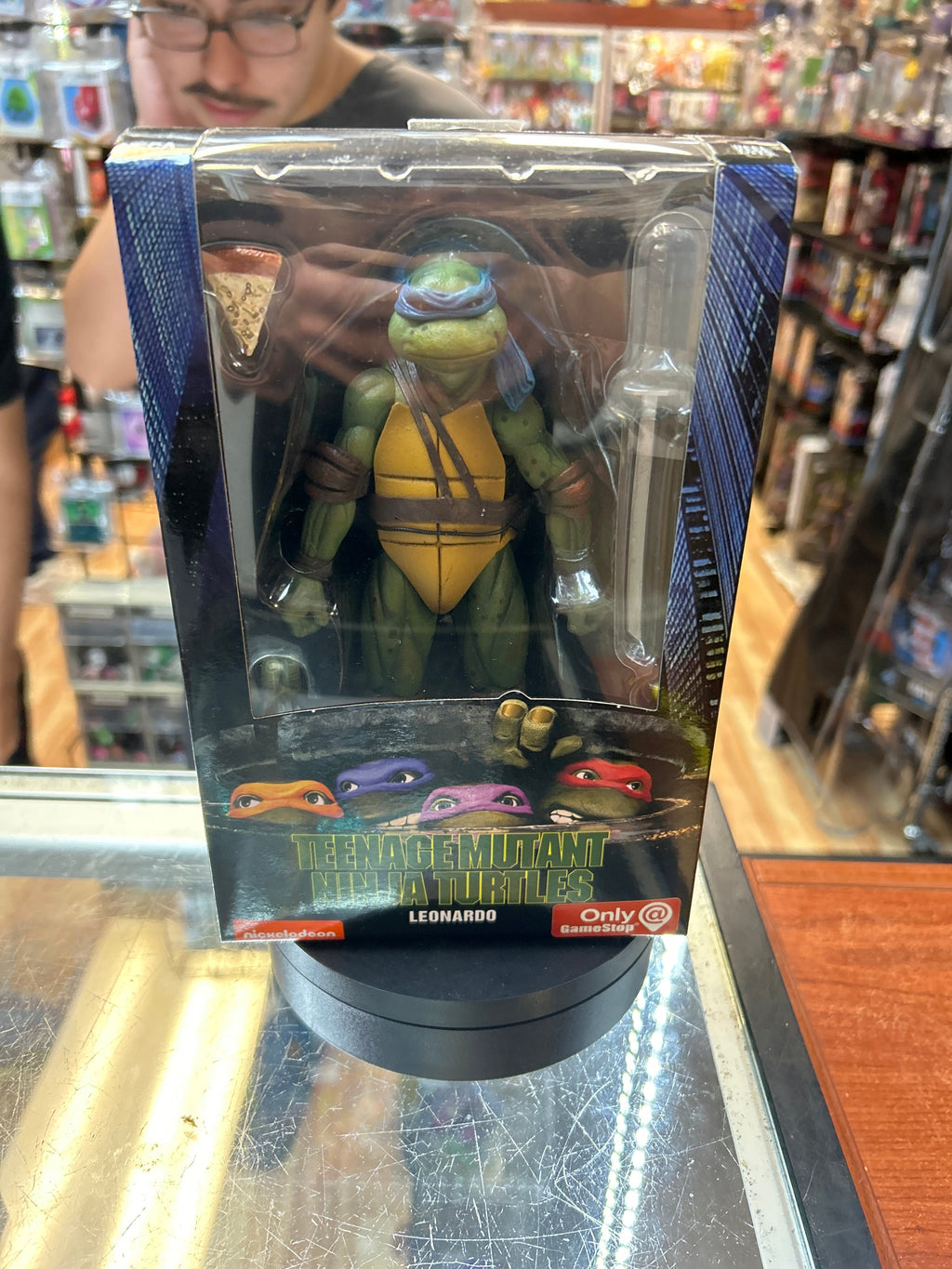 Leonardo -GameStop- (TMNT Ninja Turtles, NECA) **SEALED** product image 1, provided for visual reference and product detail