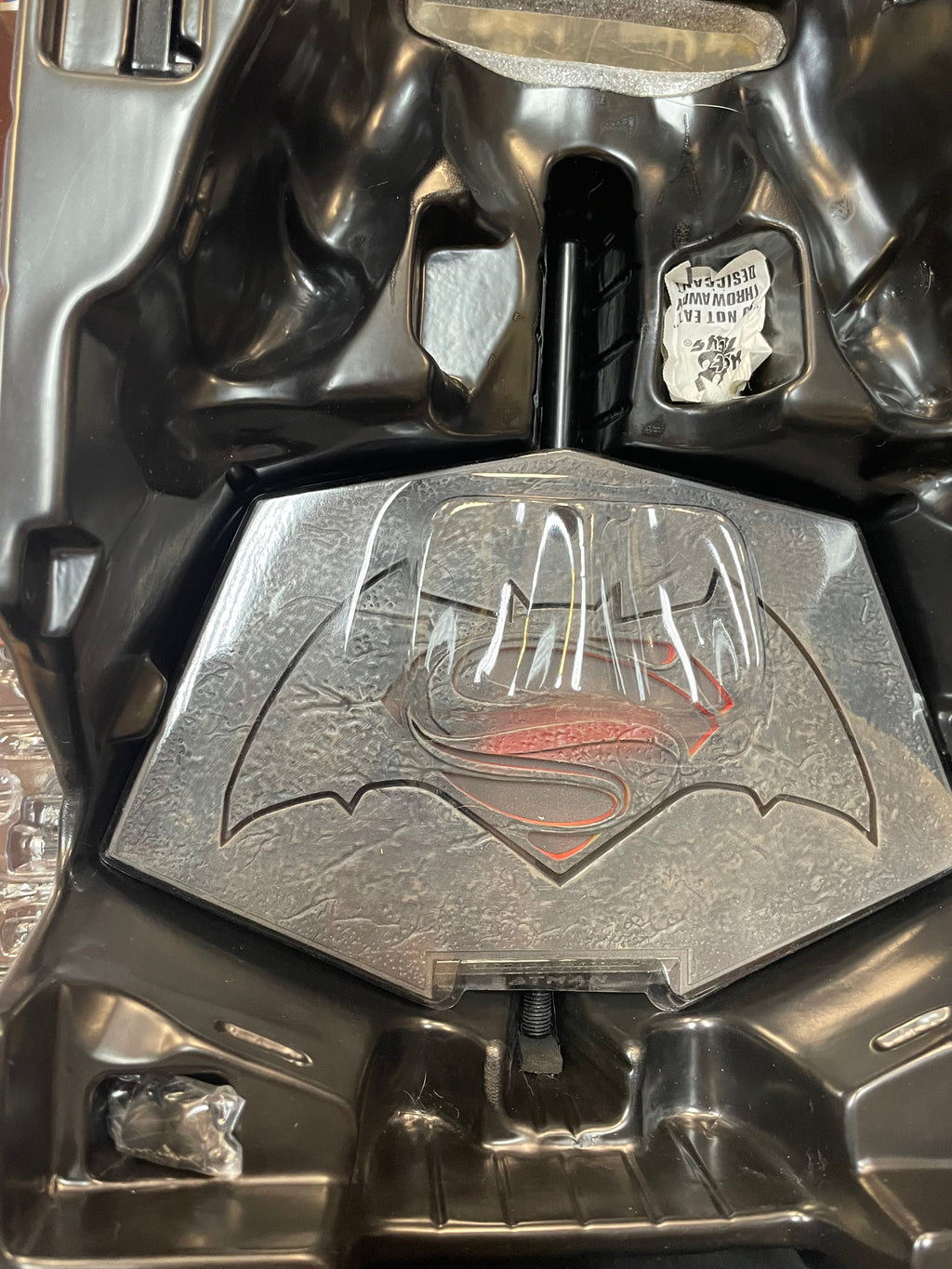 Batman With Tech Cowl MMS342 1/6 Scale (Batman VS Superman Dawn Of Justice, Hot Toys) COMPLETE product image 24, provided