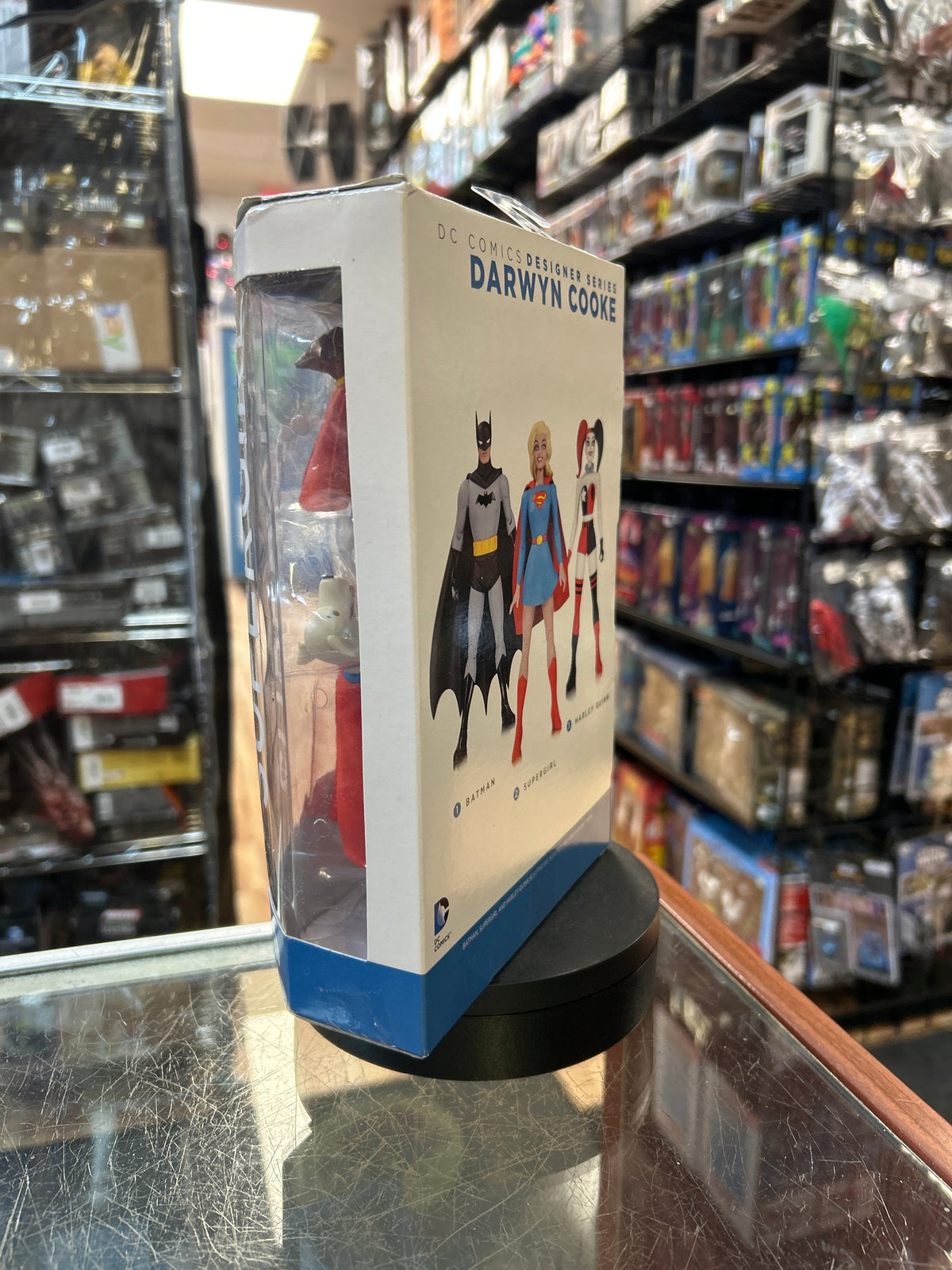 Super Girl -Darwyn Cooke- (DC Direct, Designer Series) **SEALED** product image 5, provided for visual reference and product