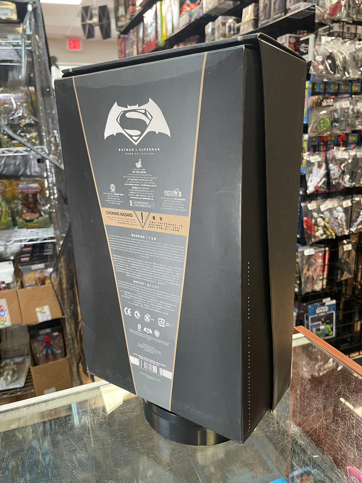 Batman With Tech Cowl MMS342 1/6 Scale (Batman VS Superman Dawn Of Justice, Hot Toys) COMPLETE product image 39, provided