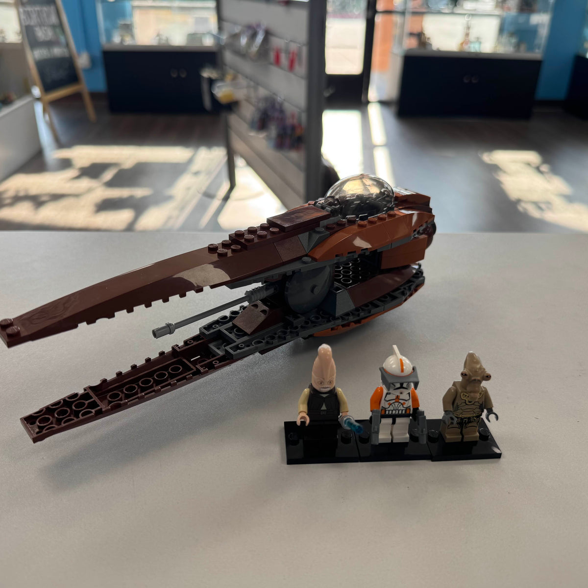 7959 Geonosian Starfighter (Retired) (Previously Owned) product image 1, provided for visual reference and product detail